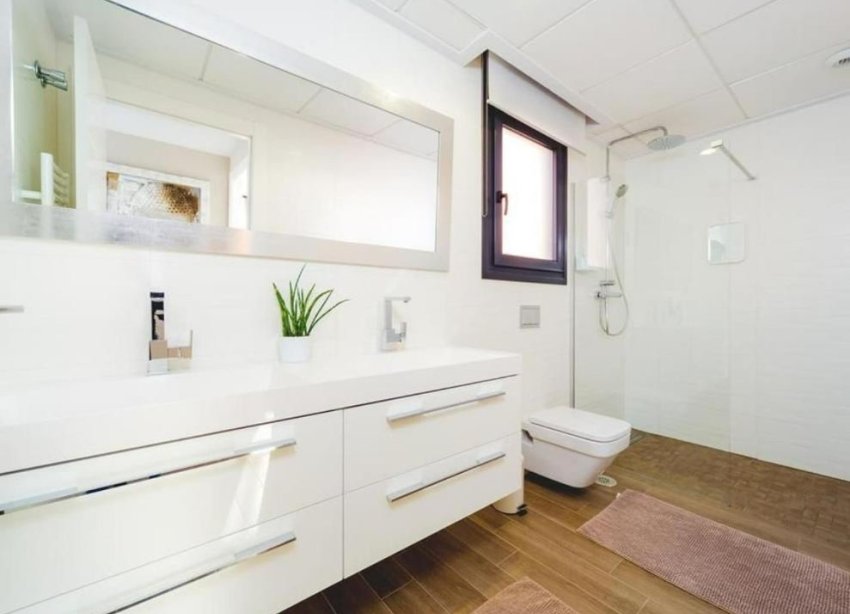 Resale - Villa / House - Torrevieja