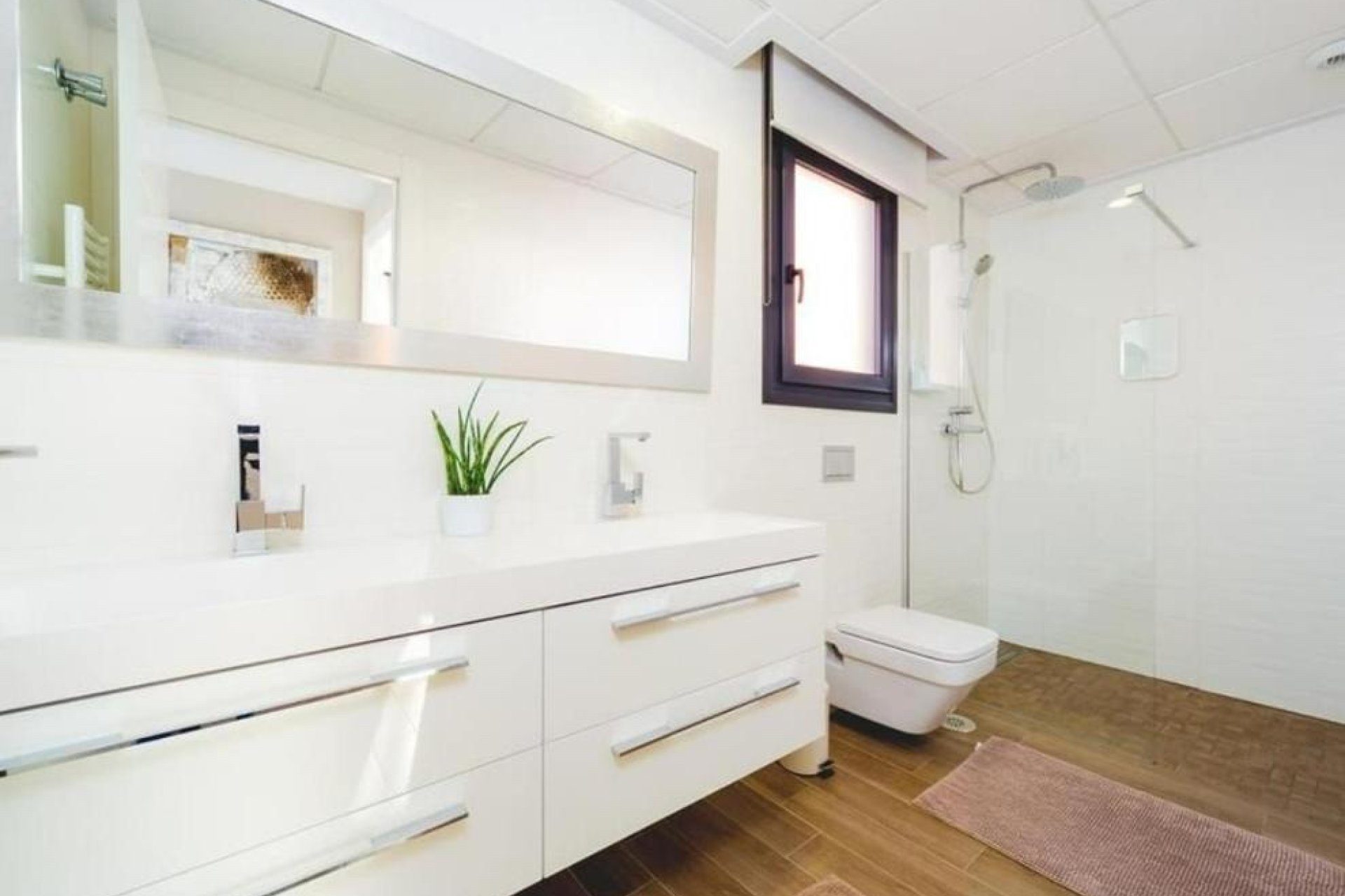 Resale - Villa / House - Torrevieja