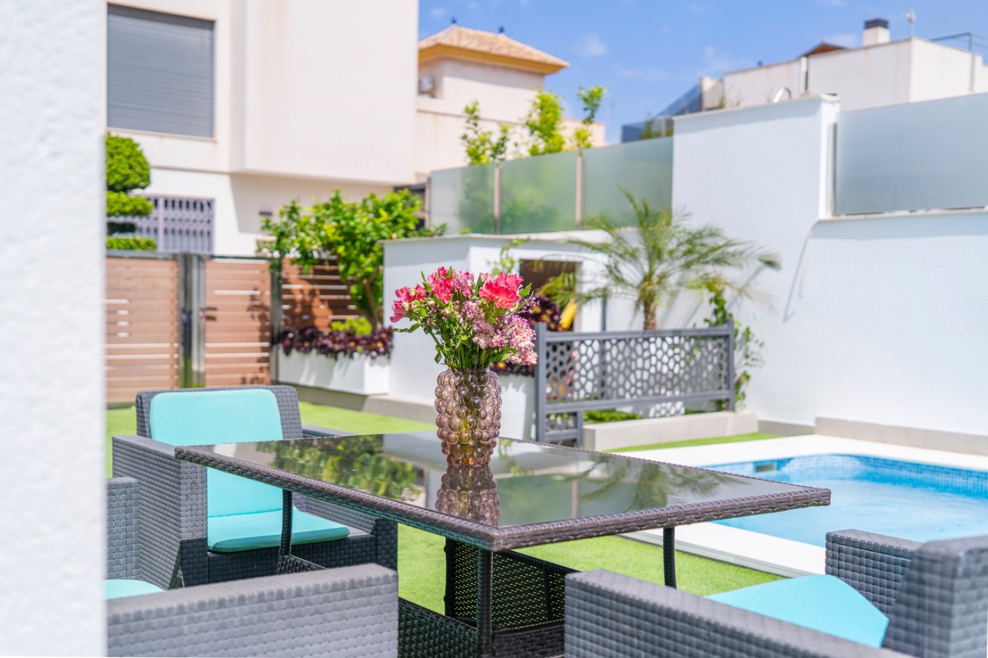 Resale - Villa / House - Torrevieja