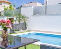 Resale - Villa / House - Torrevieja