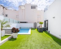 Resale - Villa / House - Torrevieja