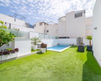 Resale - Villa / House - Torrevieja
