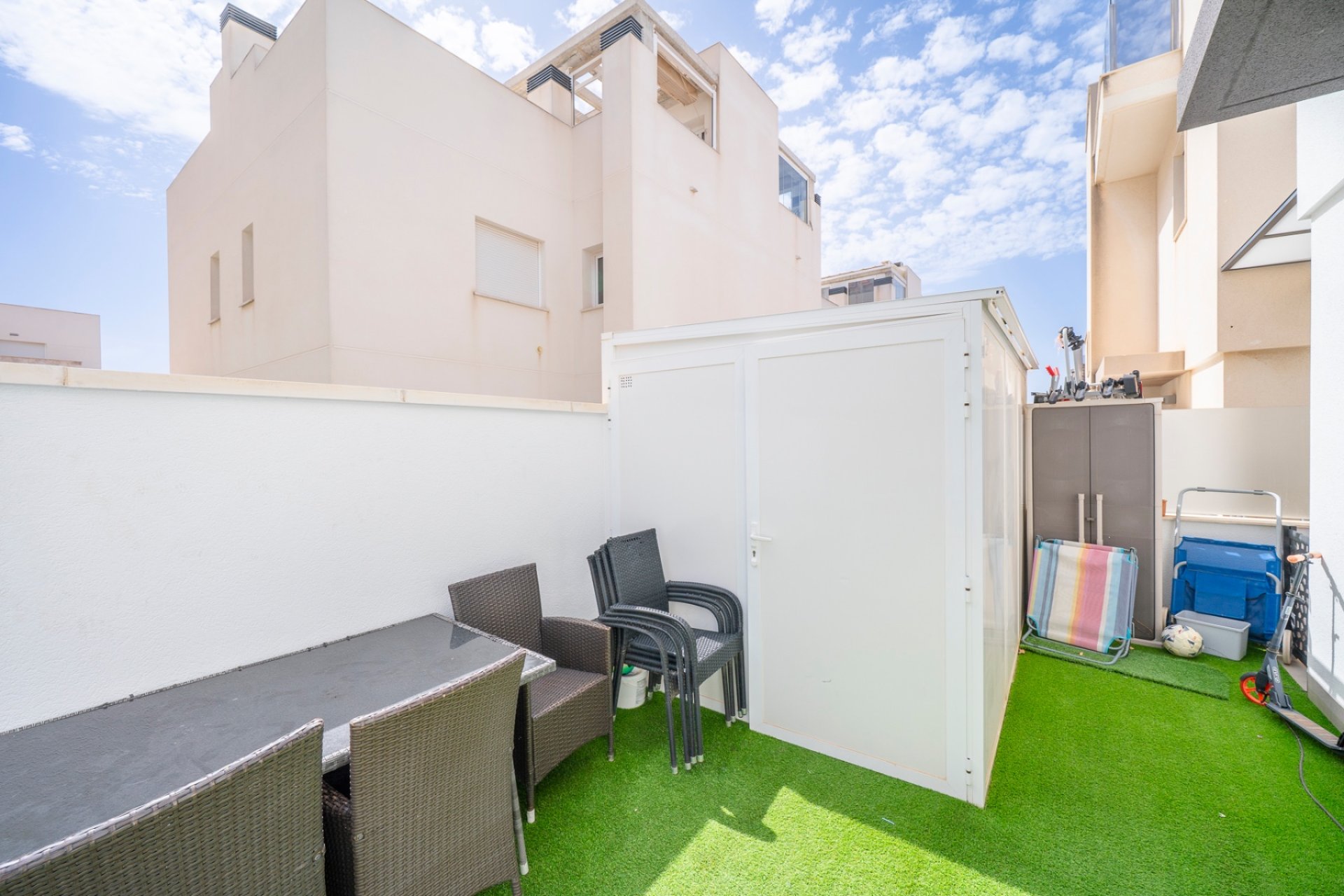 Resale - Villa / House - Torrevieja
