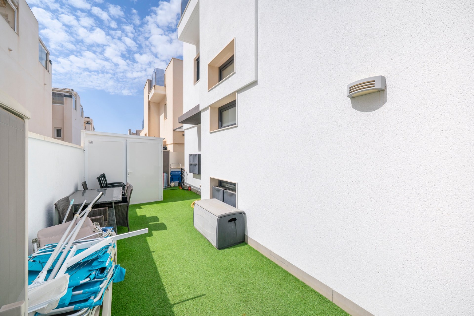Resale - Villa / House - Torrevieja