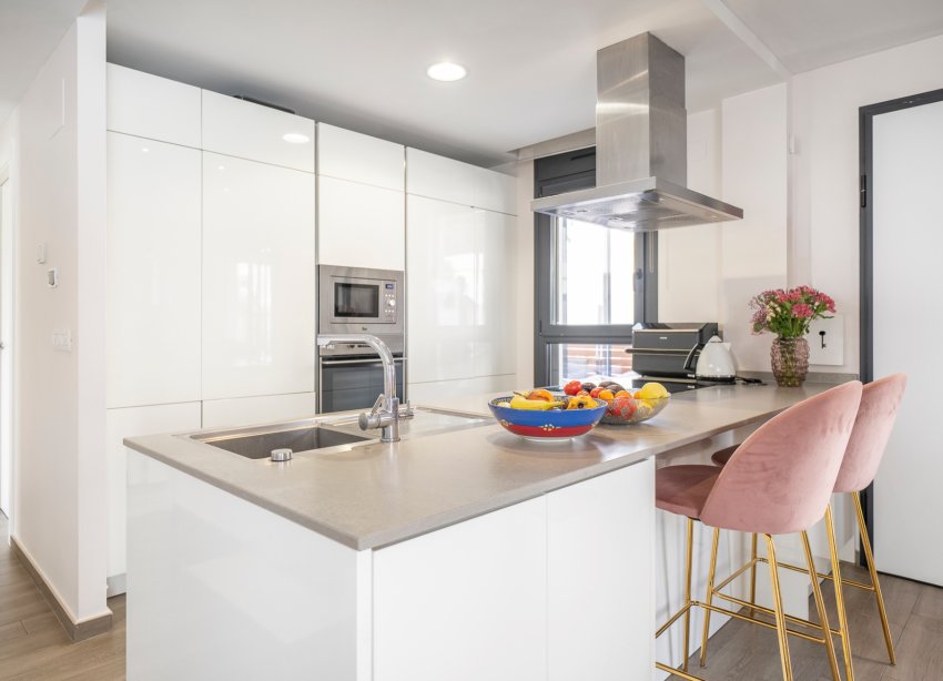 Resale - Villa / House - Torrevieja