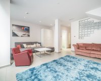 Resale - Villa / House - Torrevieja