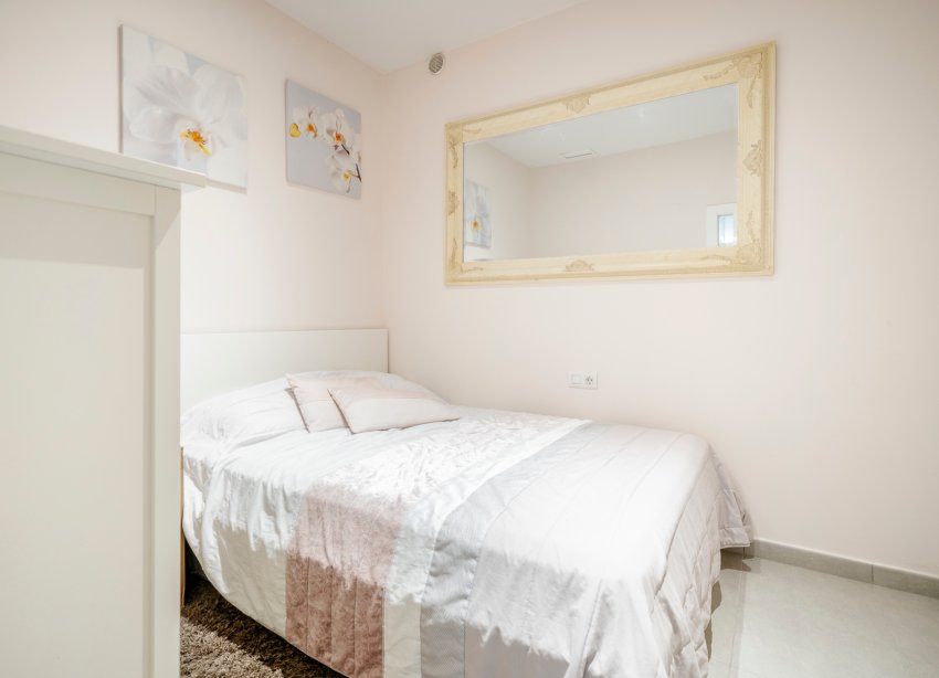Resale - Villa / House - Torrevieja