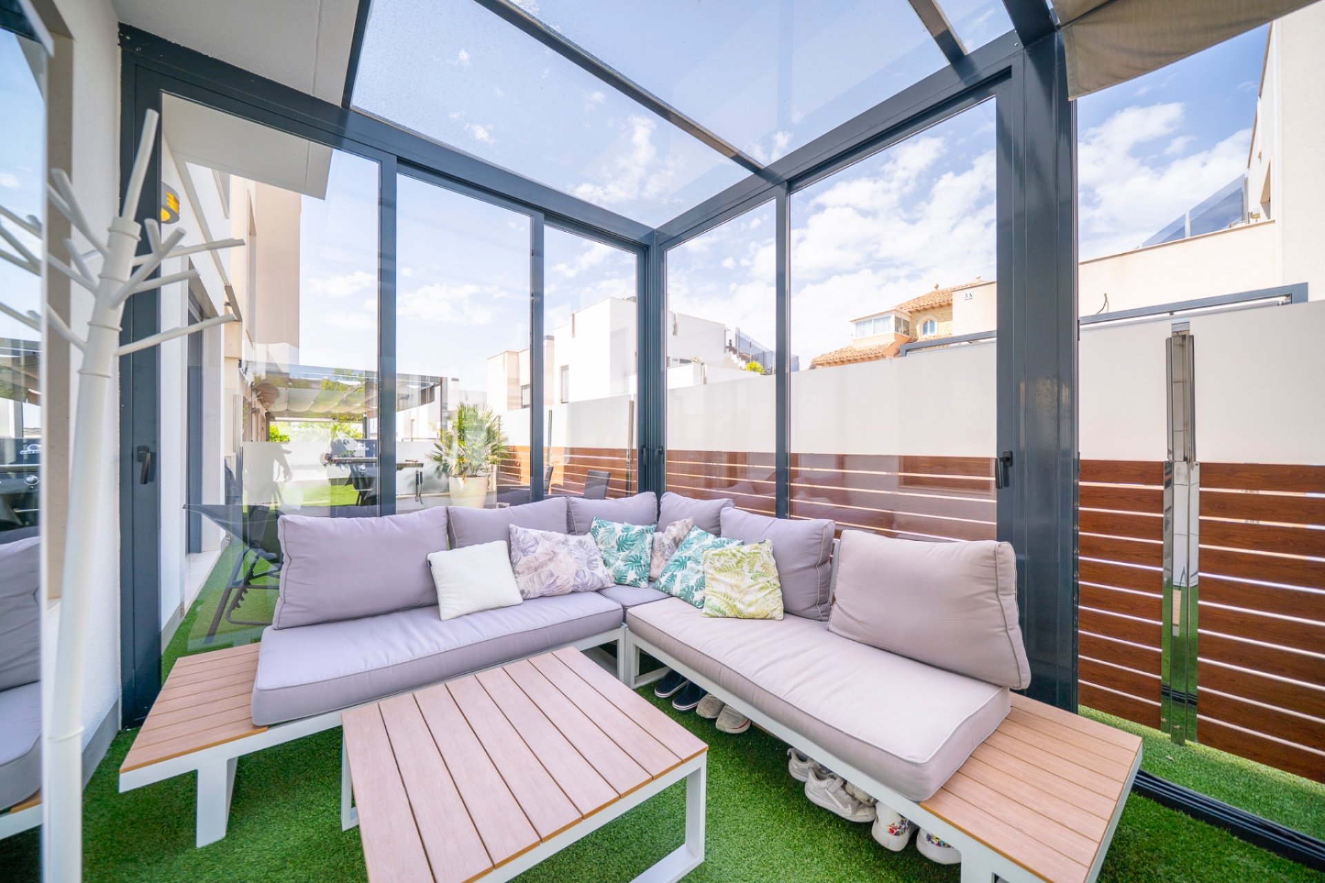 Resale - Villa / House - Torrevieja