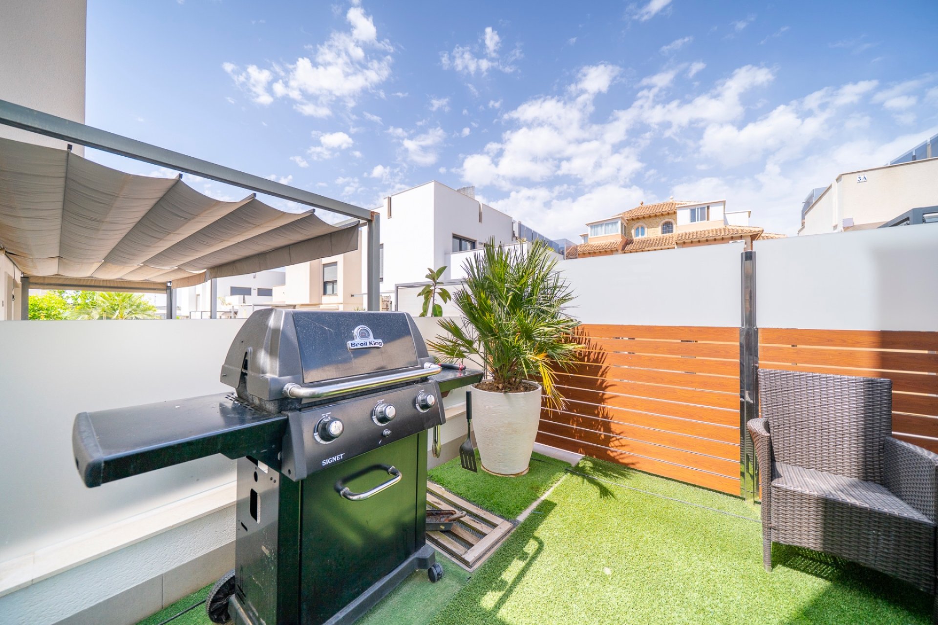 Resale - Villa / House - Torrevieja