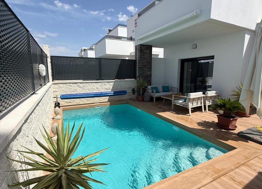 Resale - Villa / House - Vistabella Golf