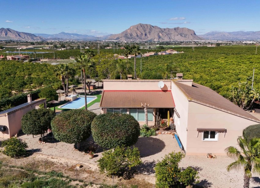 Resale - Villa - Jacarilla