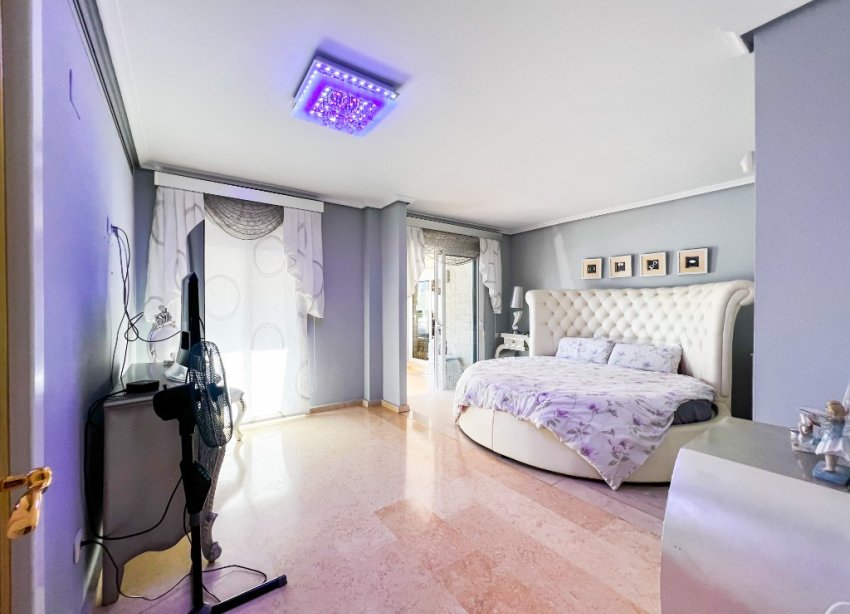 Resale - Villa - La Mata