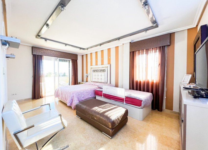 Resale - Villa - La Mata