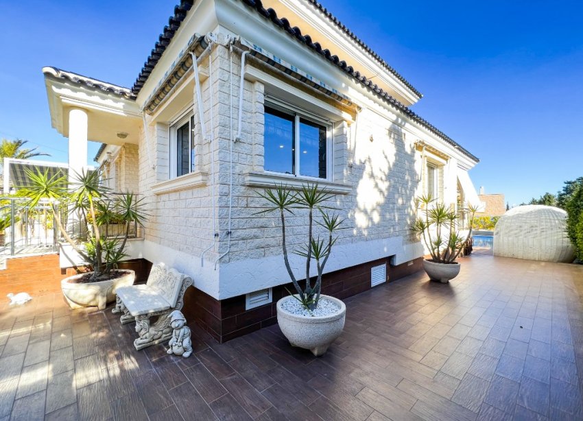 Resale - Villa - La Mata