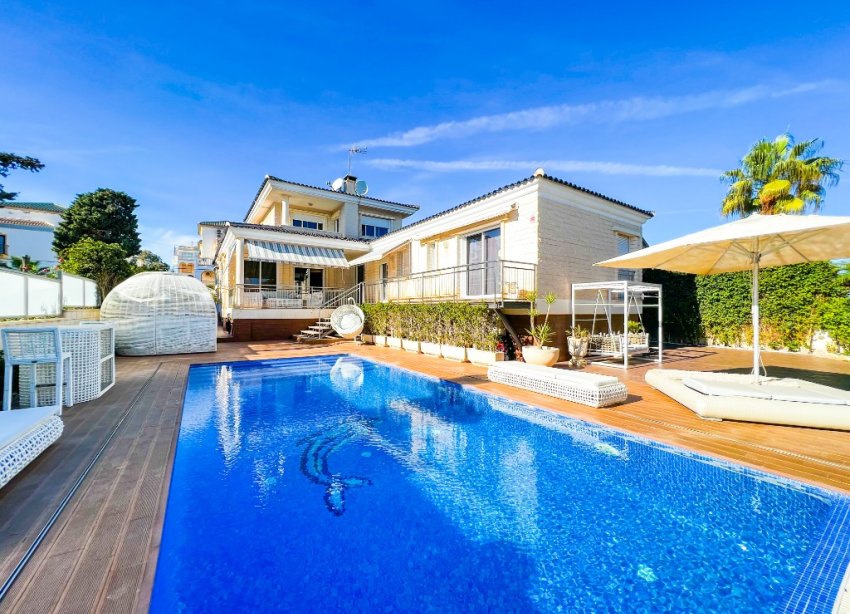 Resale - Villa - La Mata