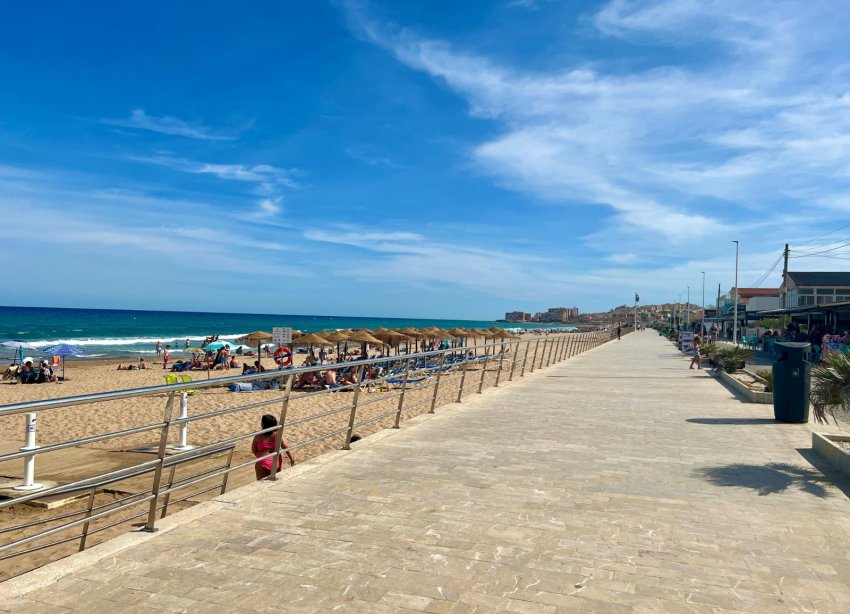 Resale - Villa - La Mata