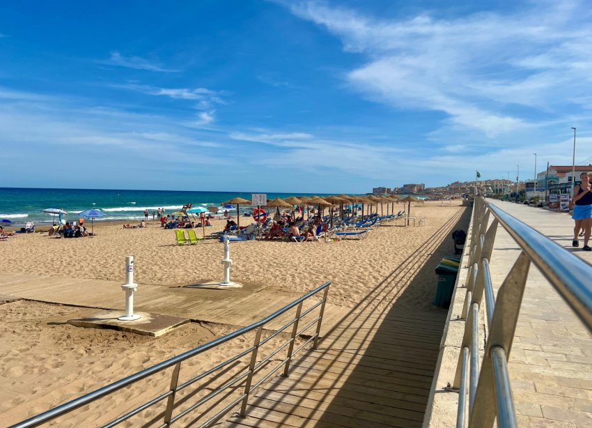 Resale - Villa - La Mata