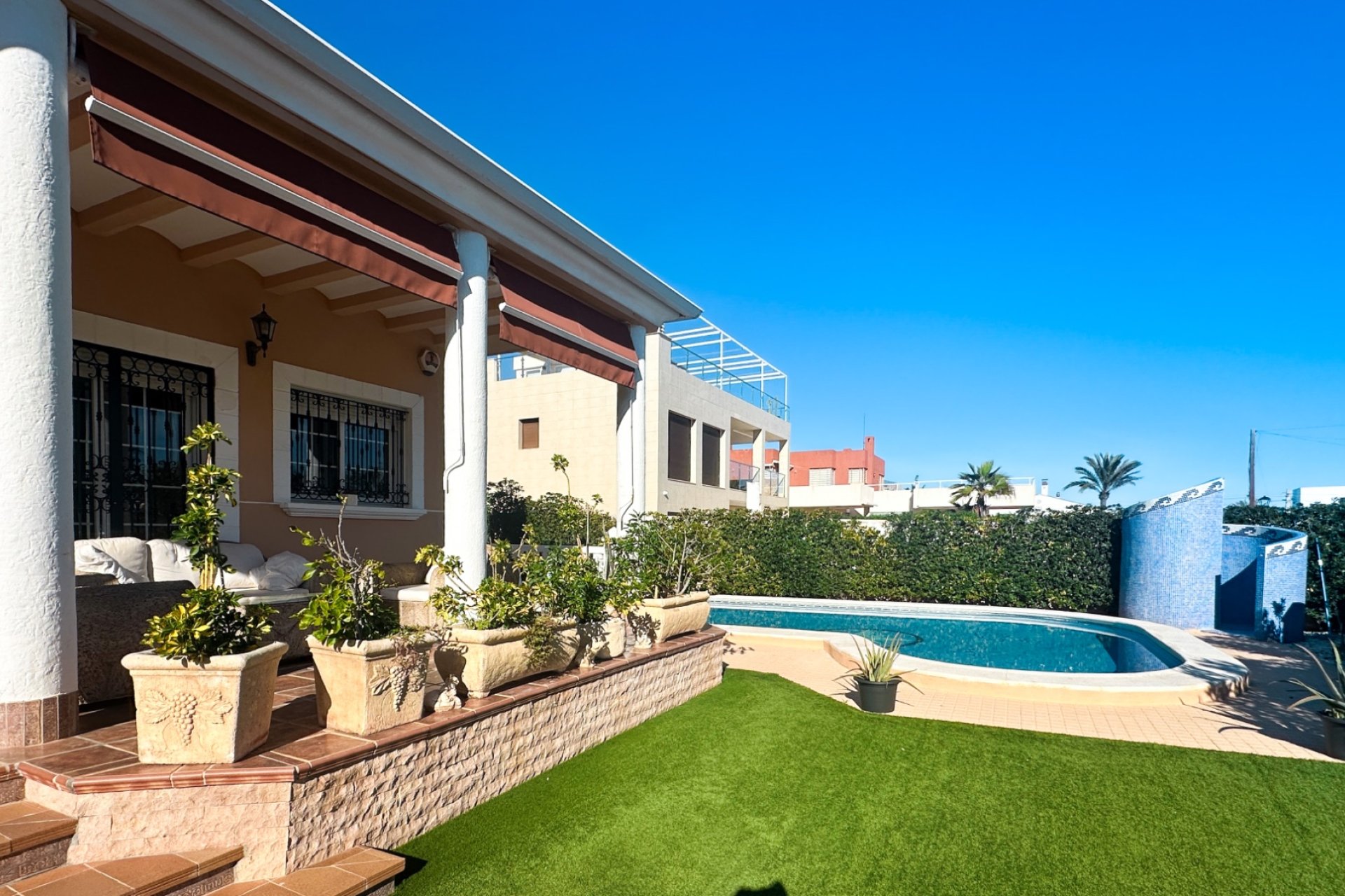 Resale - Villa - La Mata