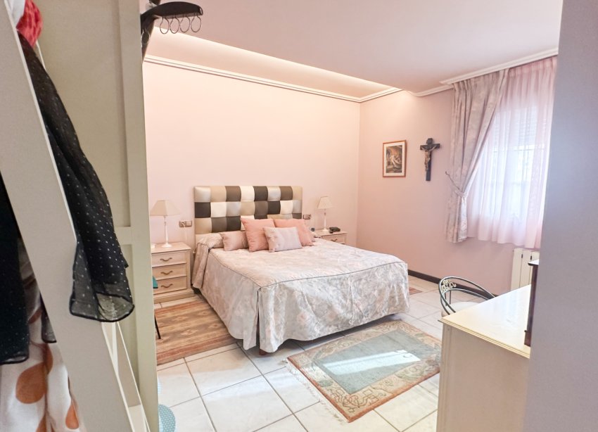 Resale - Villa - La Mata