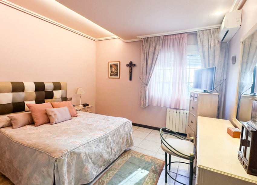 Resale - Villa - La Mata