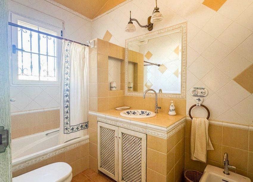 Resale - Villa - La Mata