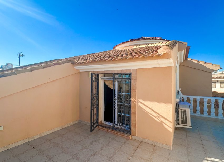 Resale - Villa - La Mata