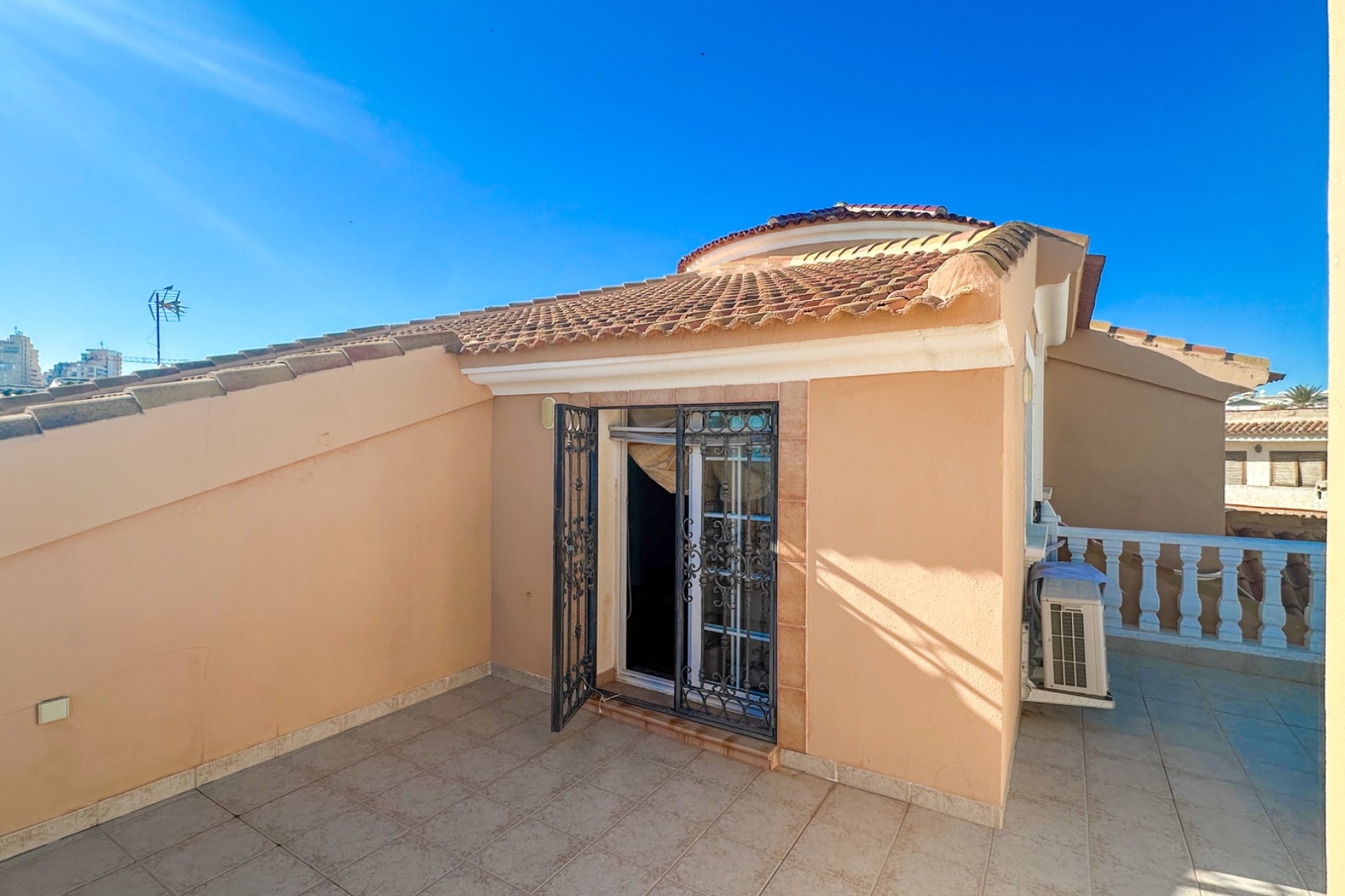 Resale - Villa - La Mata