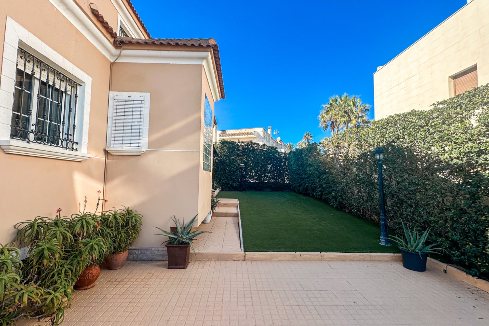Resale - Villa - La Mata