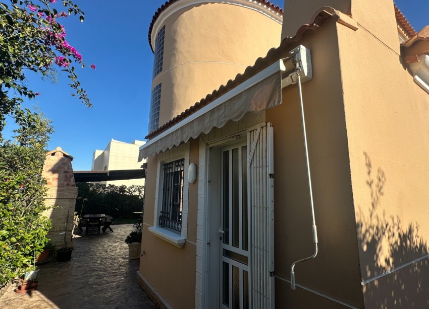 Resale - Villa - La Mata