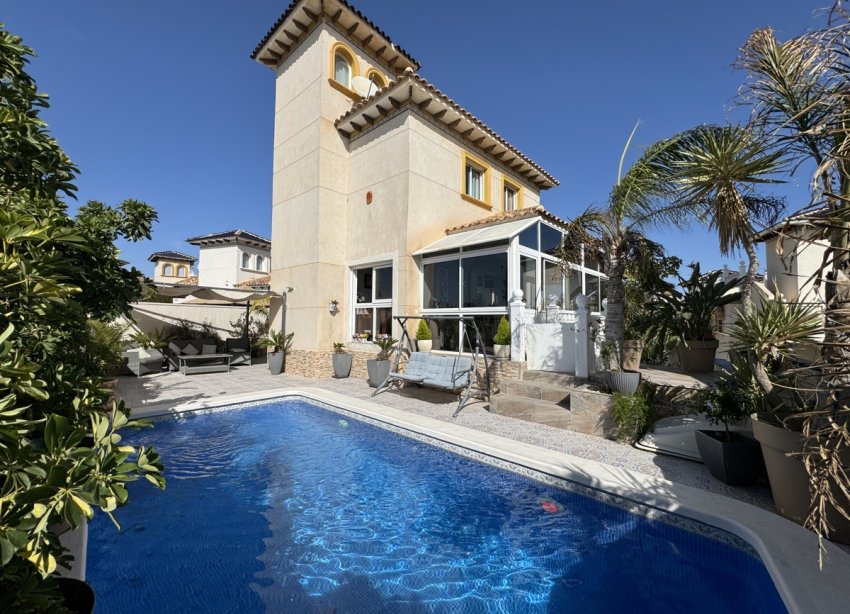 Resale - Villa - La Zenia