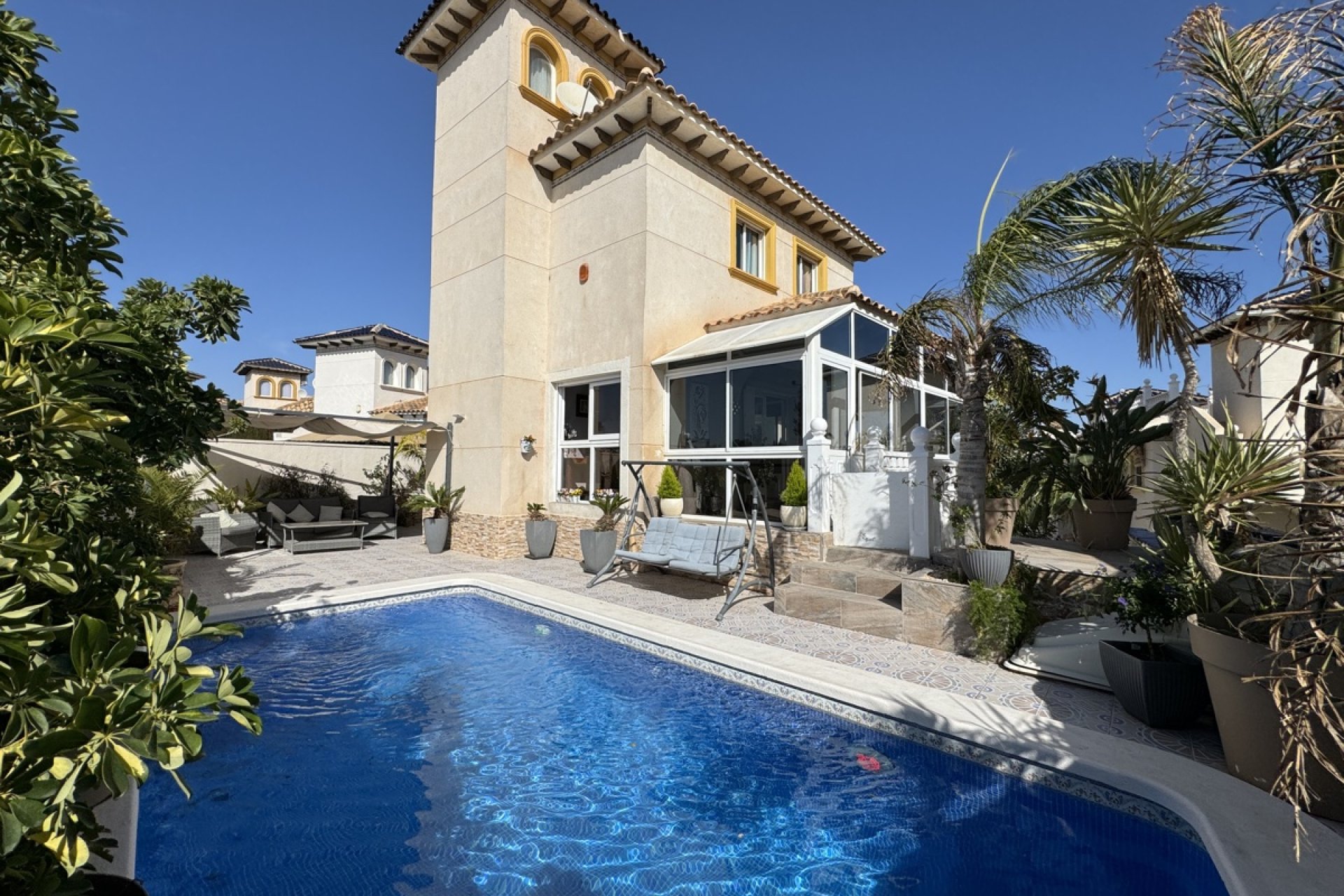 Resale - Villa - La Zenia