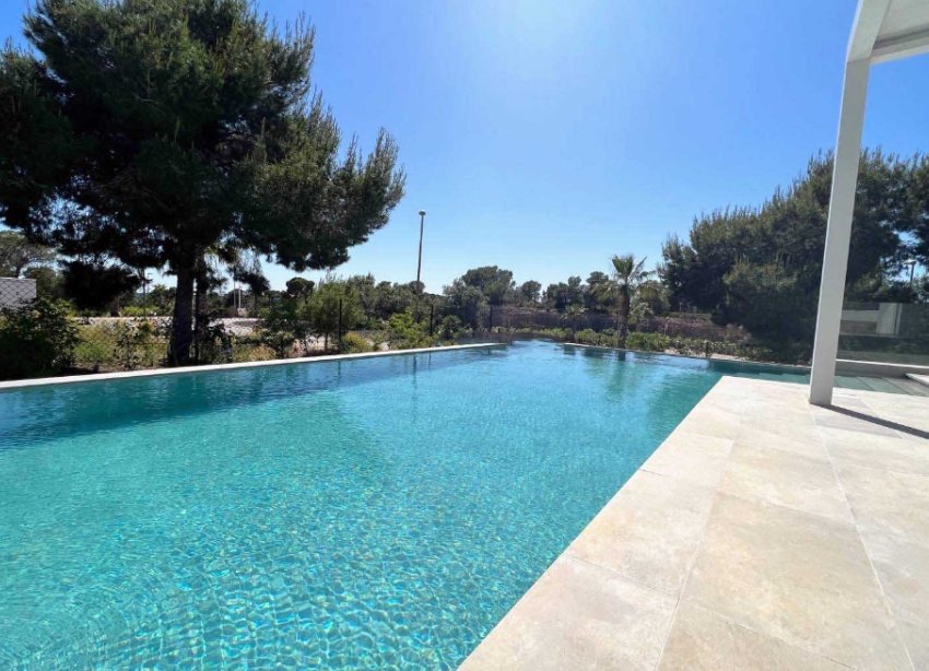 Resale - Villa - Las Colinas - Las Colinas Golf