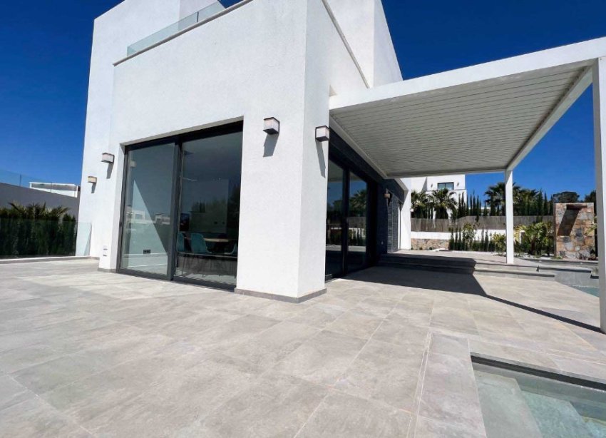 Resale - Villa - Las Colinas - Las Colinas Golf