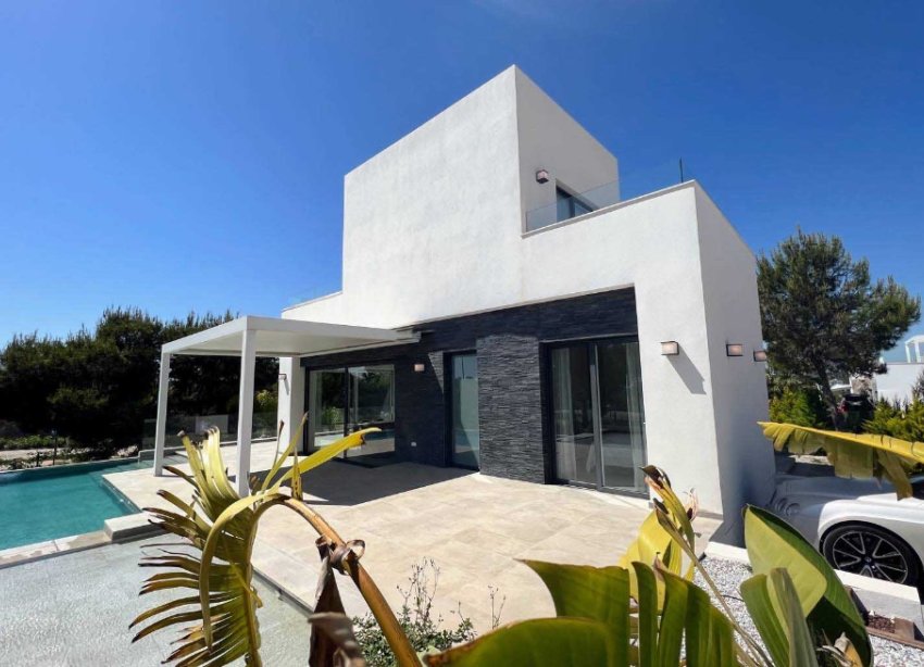 Resale - Villa - Las Colinas - Las Colinas Golf