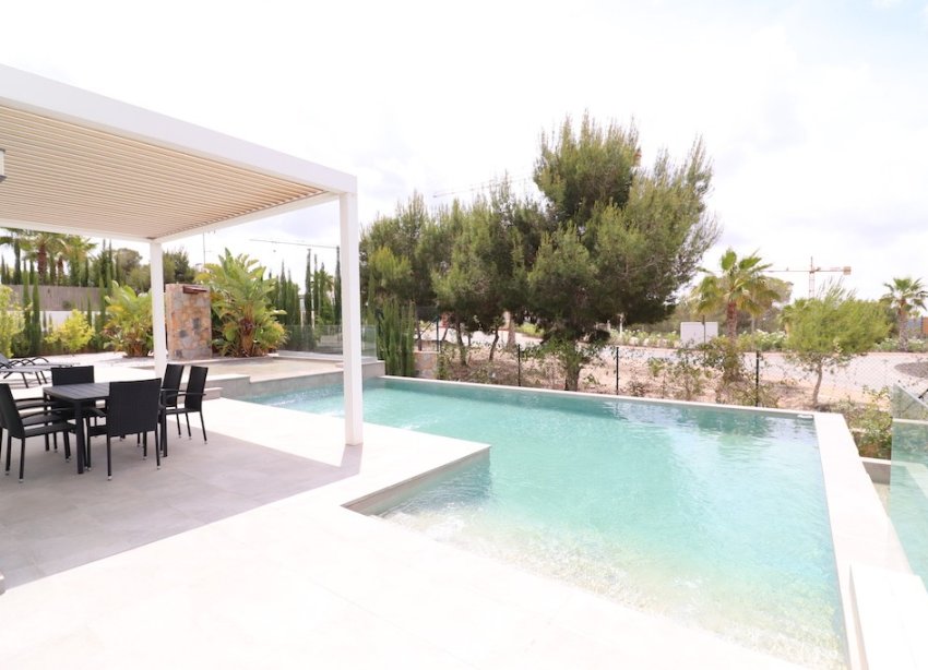 Resale - Villa - Las Colinas - Las Colinas Golf