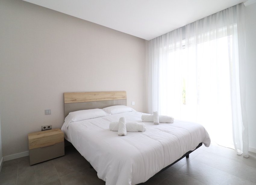 Resale - Villa - Las Colinas - Las Colinas Golf