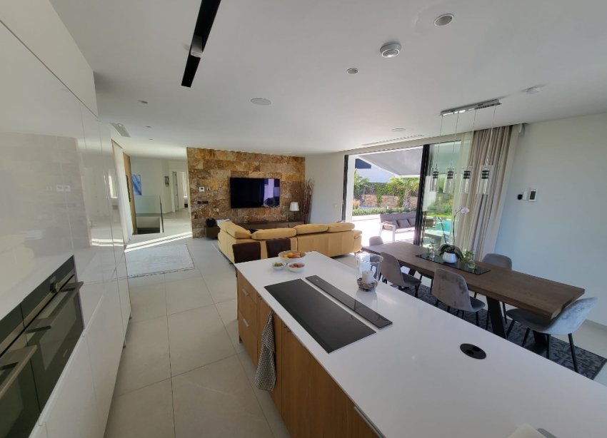 Resale - Villa - Las Colinas - Las Colinas Golf