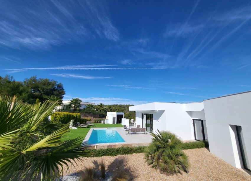 Resale - Villa - Las Colinas - Las Colinas Golf