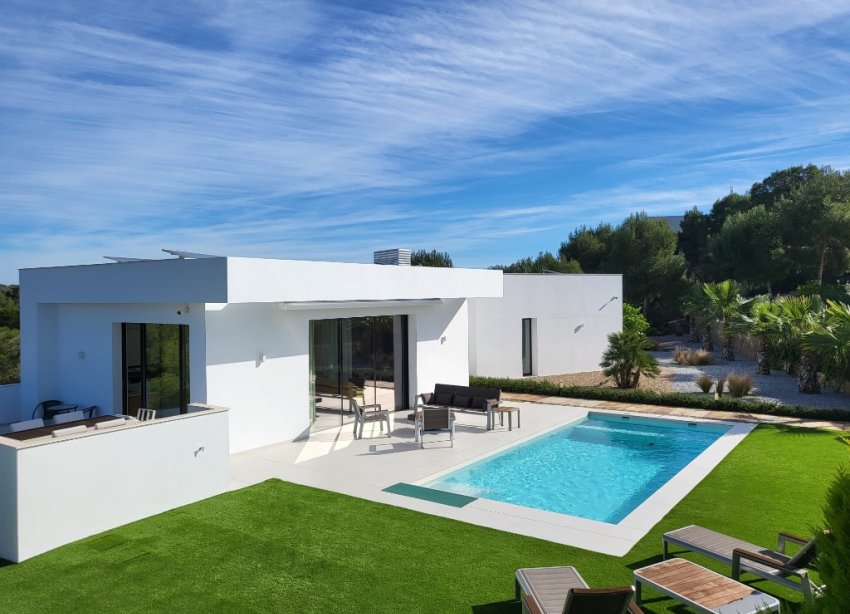 Resale - Villa - Las Colinas - Las Colinas Golf