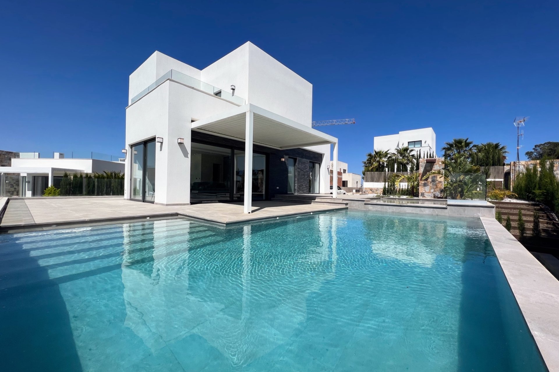 Resale - Villa - Las Colinas