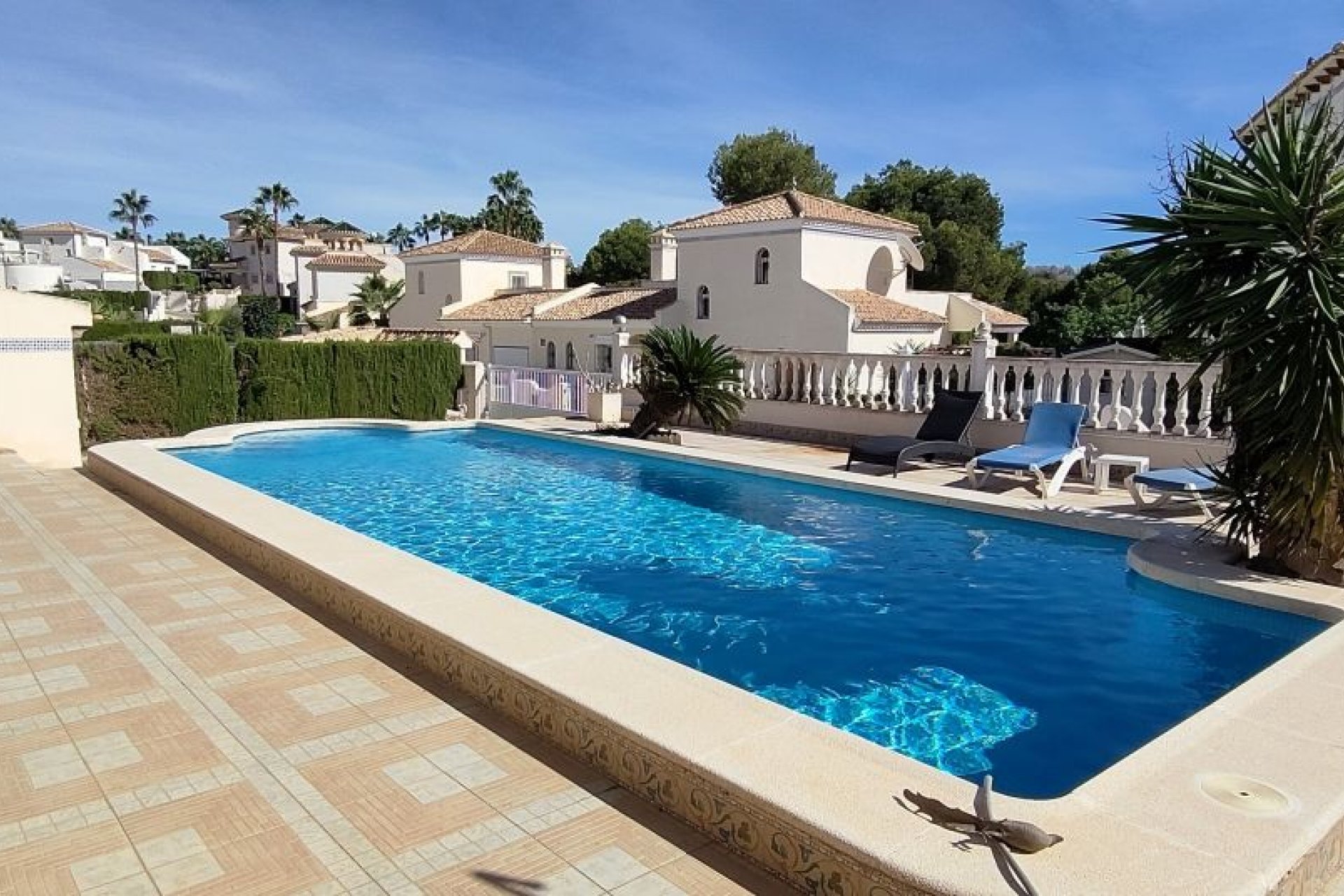 Resale - Villa - Las Ramblas Golf