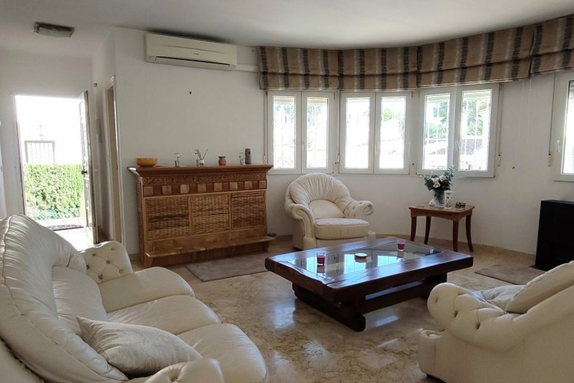 Resale - Villa - Las Ramblas Golf