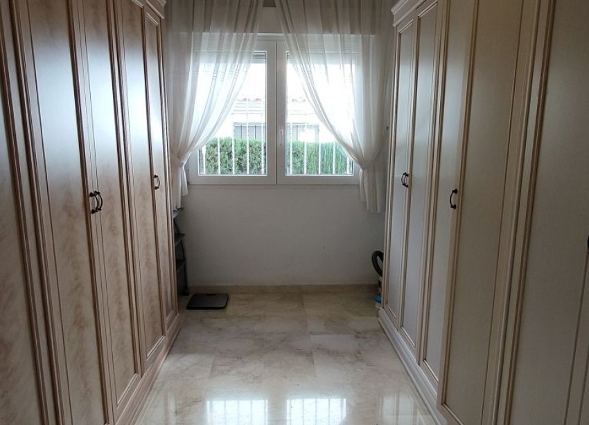 Resale - Villa - Las Ramblas Golf