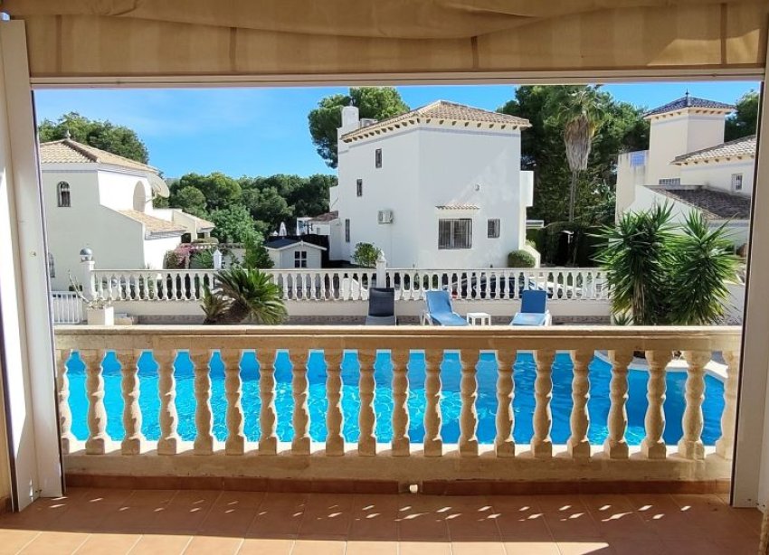 Resale - Villa - Las Ramblas Golf