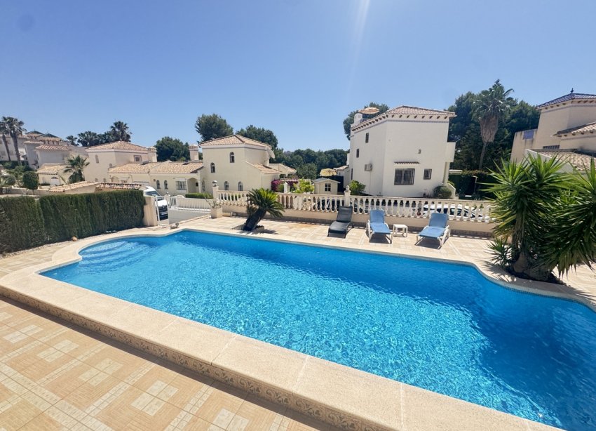 Resale - Villa - Las Ramblas Golf