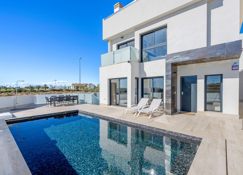 Resale - Villa - Los Alcazares