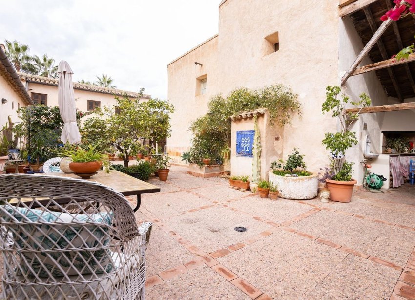 Resale - Villa - Los Martinez Del Puerto - Los Martínez del Puerto