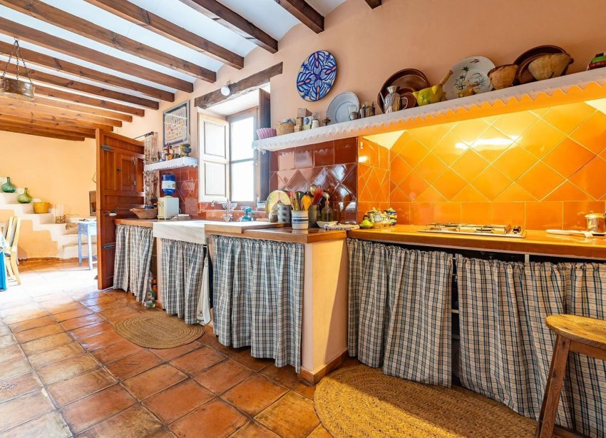 Resale - Villa - Los Martinez Del Puerto - Los Martínez del Puerto