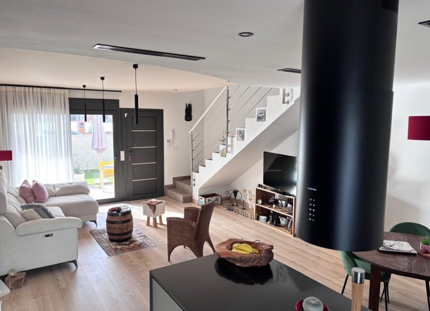 Resale - Villa - Los Montesinos - La Herada