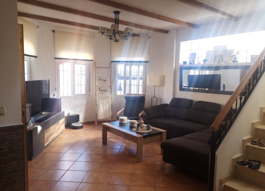 Resale - Villa - Los Montesinos - La Herrada